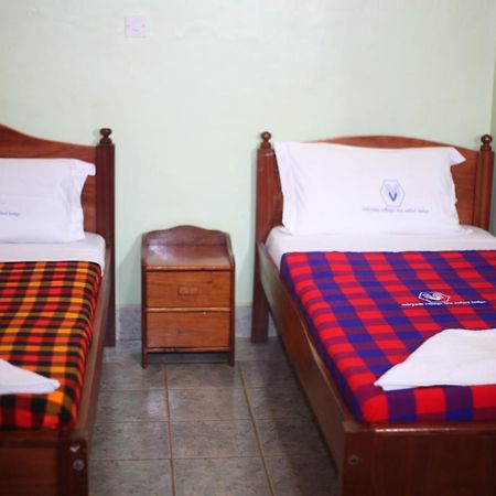 Sultan Hamud Miryams Village Inn Safari Lodge מראה חיצוני תמונה
