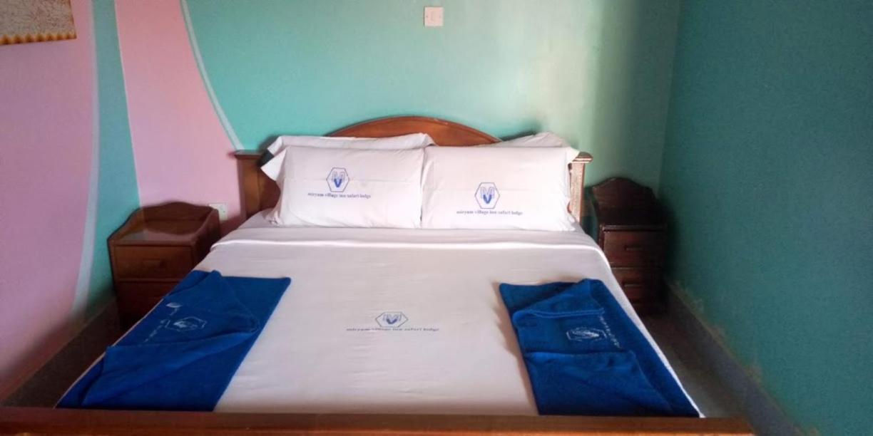 Sultan Hamud Miryams Village Inn Safari Lodge מראה חיצוני תמונה